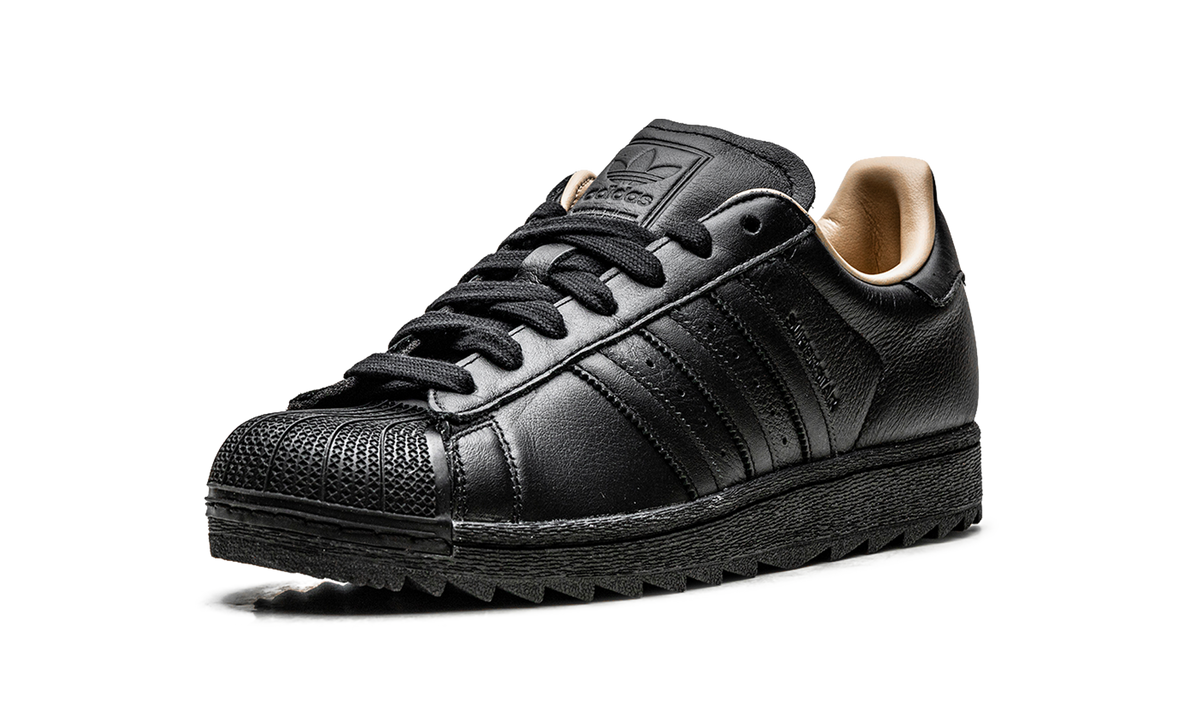 SUPERSTAR II Ripple "Core Black / Warm Sandstone" KJ2555