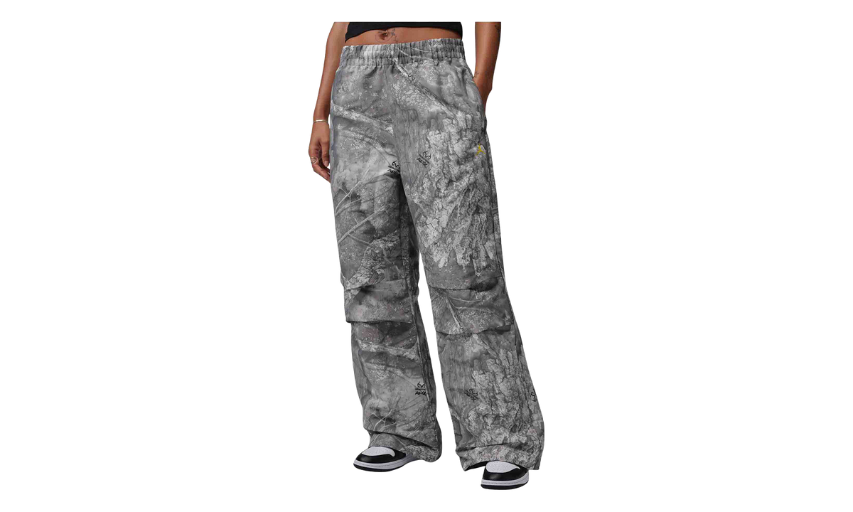 Jordan Brooklyn Realtree Pants WMNS "White / Bright Citron" IM6946 100