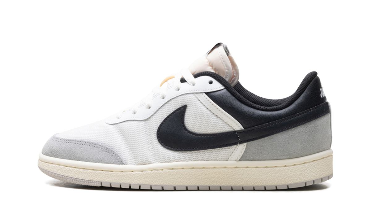 Skyline Low WMNS "Summit White/Light Smoke Grey" IQ0704 101