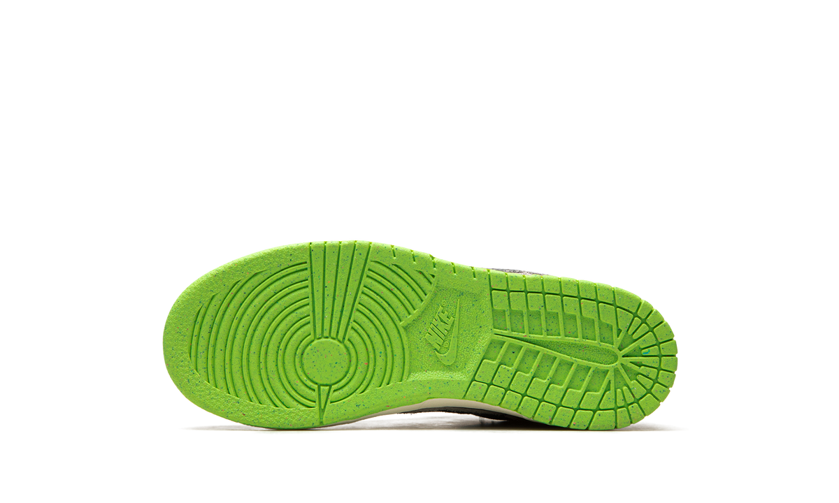 Dunk Low SE "Halloween - Cauldron PS" DQ6216 001