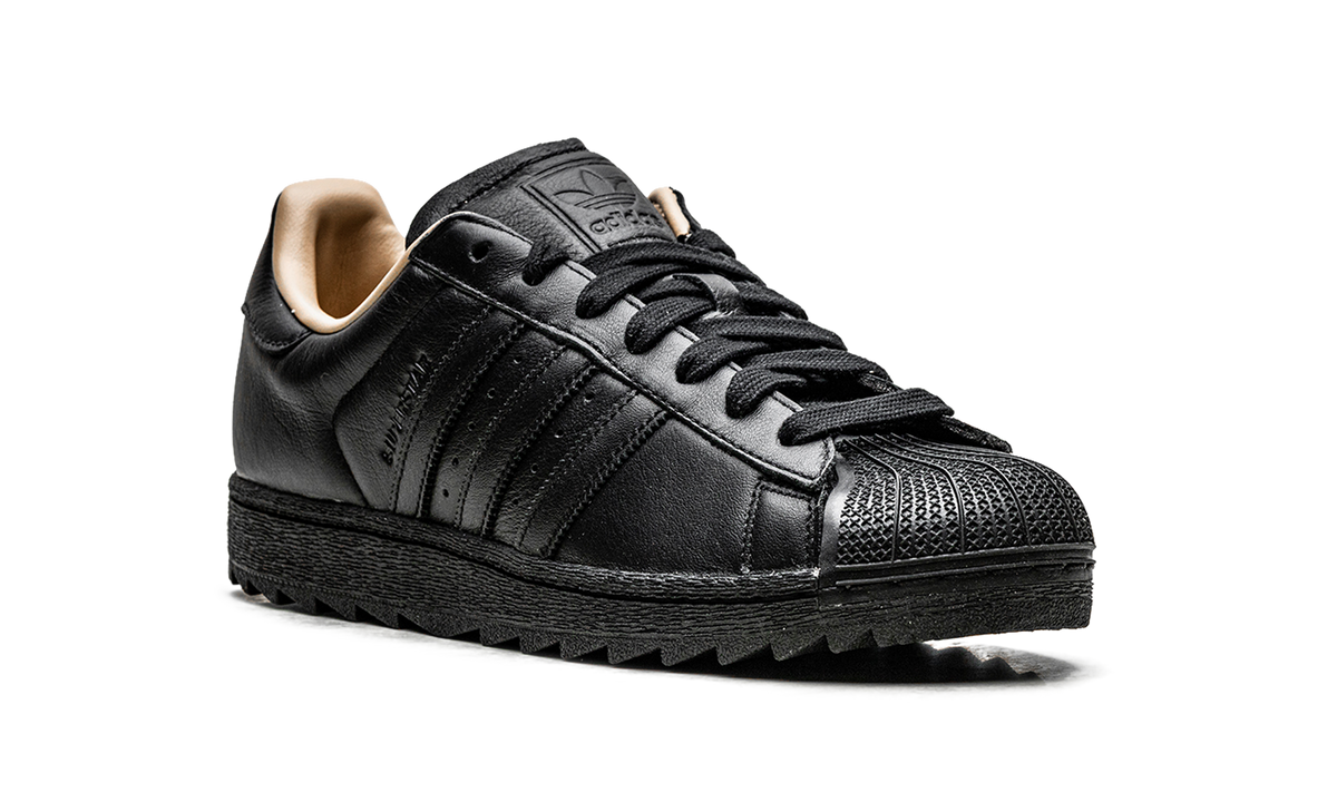 SUPERSTAR II Ripple "Core Black / Warm Sandstone" KJ2555