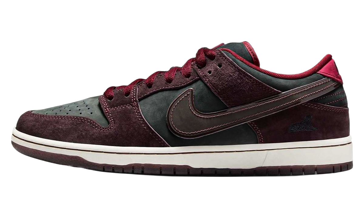 SB Dunk Low "Riot Skateshop - Special Box" SB FZ1289 200