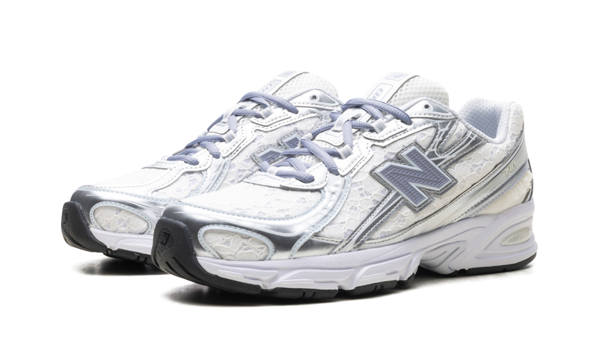 740 "Linen/Silver Metallic" U7409DI