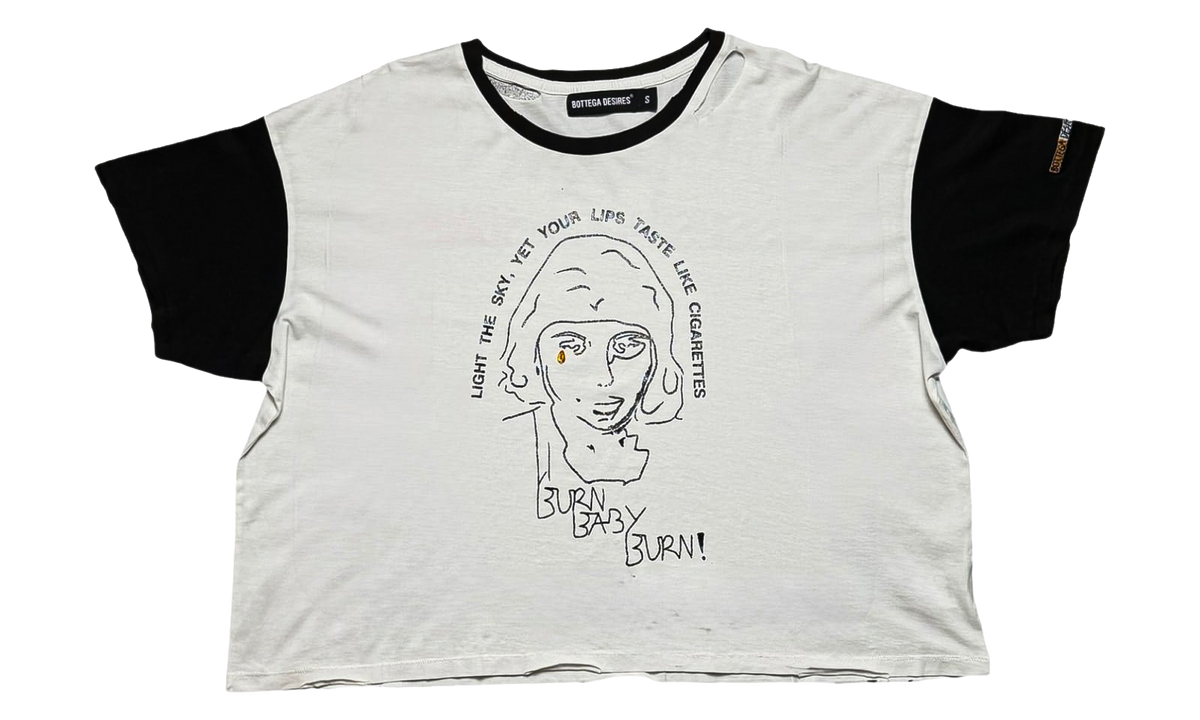 Kisses in The Sunset T-Shirt "White / Black" BD062