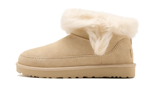 Classic Ultra Mini Chalet Boot WMNS "Sandcastle" 1173832 SNDCS