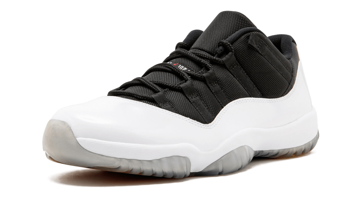 Air Jordan 11 Retro Low "Tuxedo" 528895 110